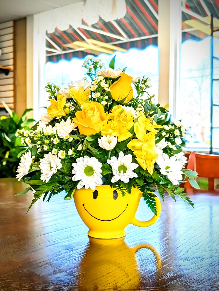 Smiley Face Mug – Lakeside Florist, Battle Creek MI