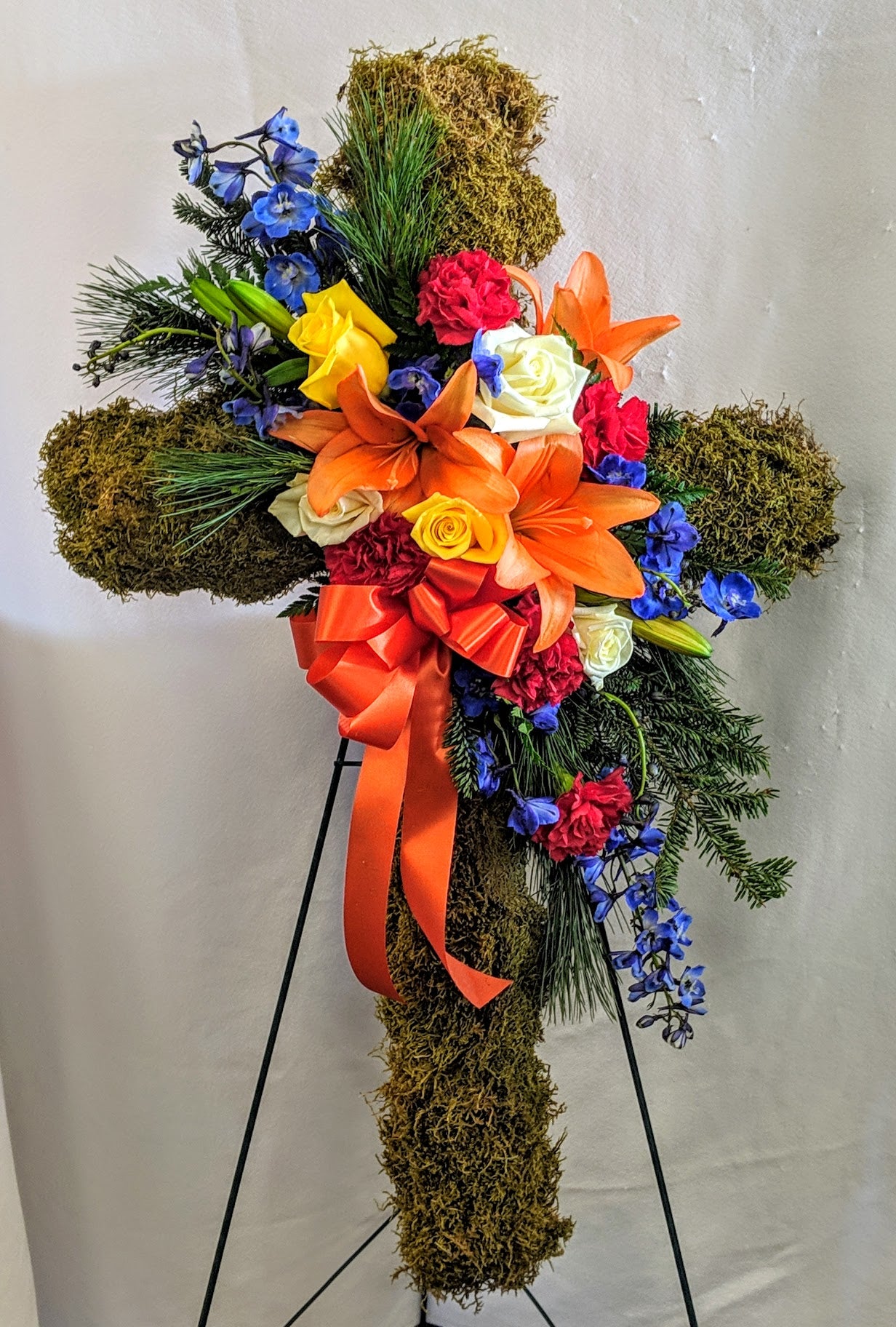 Earthy Cross Standing Spray – Lakeside Florist, Battle Creek MI