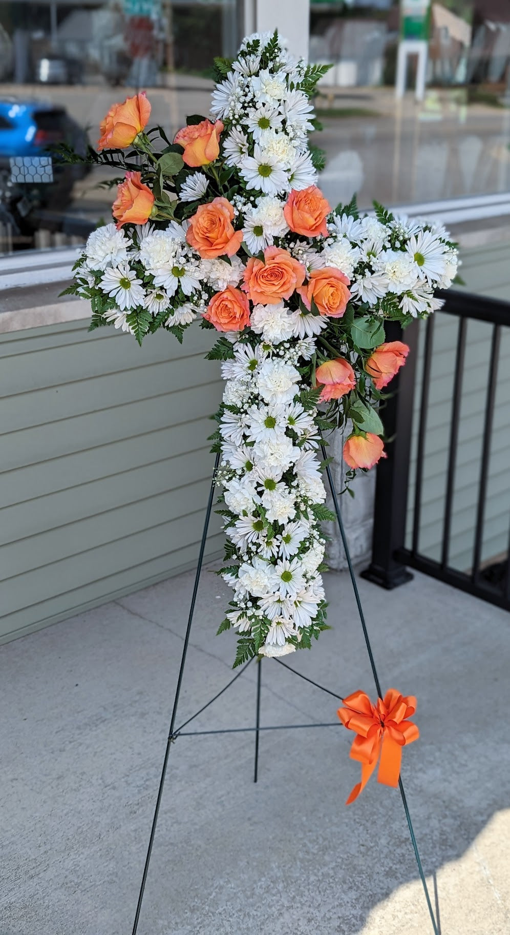 With Deepest Sympathy – Lakeside Florist, Battle Creek MI