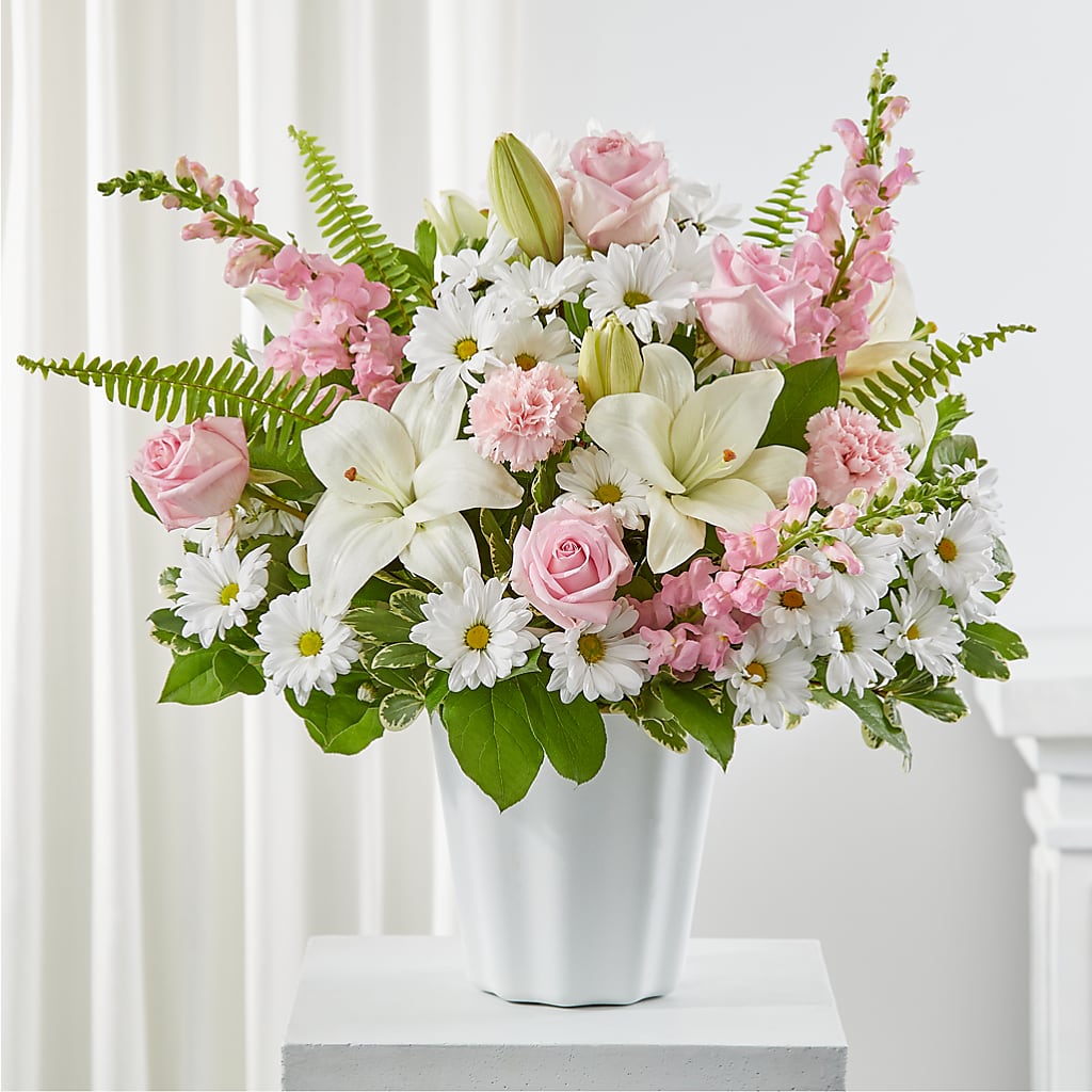 Soft Touch Tabletop Basket – Lakeside Florist, Battle Creek MI