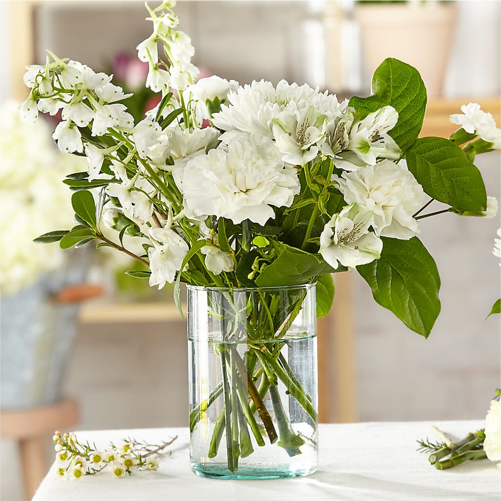 Classic Ivory – A Florist Original – Lakeside Florist, Battle Creek MI