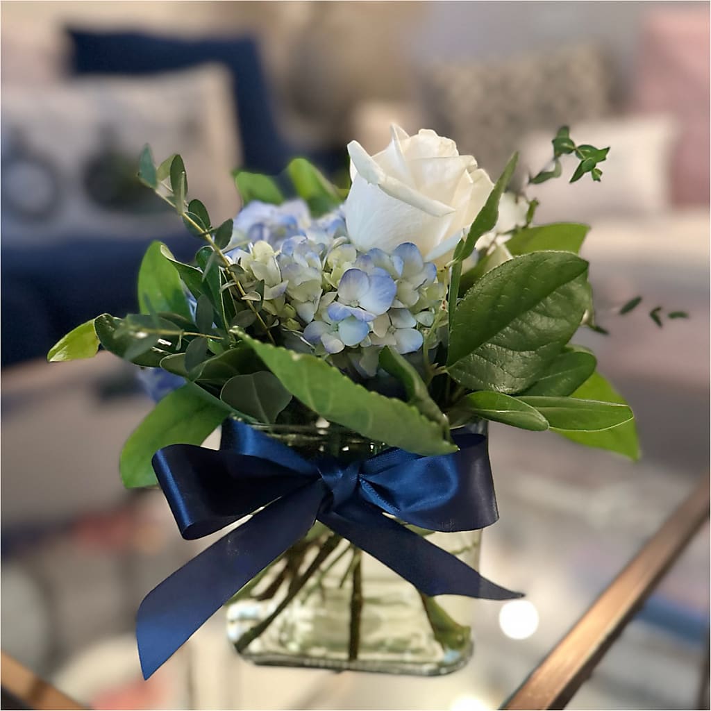 Sky Blue Delight Bouquet –  Lakeside Florist, Battle Creek MI